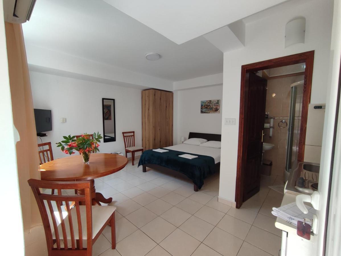 Studio Apartman Radimir كوتور المظهر الخارجي الصورة