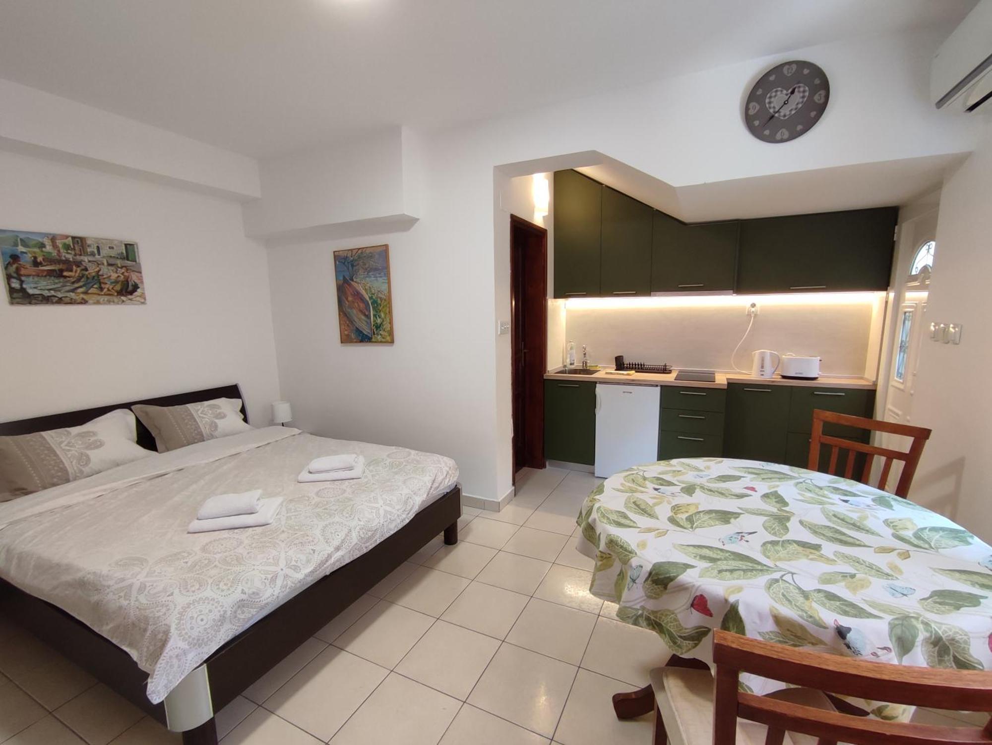 Studio Apartman Radimir كوتور الغرفة الصورة
